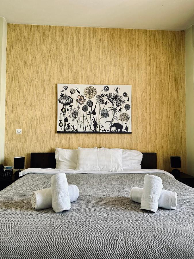 Cozy Apartments Mc Queen เอเธนส์ ภายนอก รูปภาพ